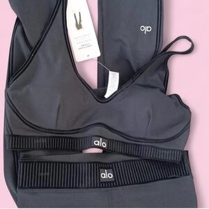 ALO Yoga Women's Black Set